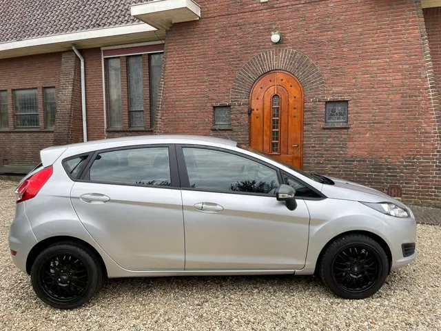 Ford Fiesta 1.25 2015 Benzine 8
