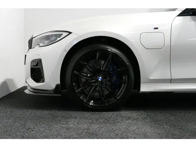 BMW 3 Serie 330e M Sport 2020 Hybride Benzine 24