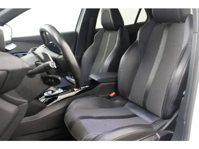 Peugeot 2008 1.2 PureTech GT-Line 2020 Benzine 13