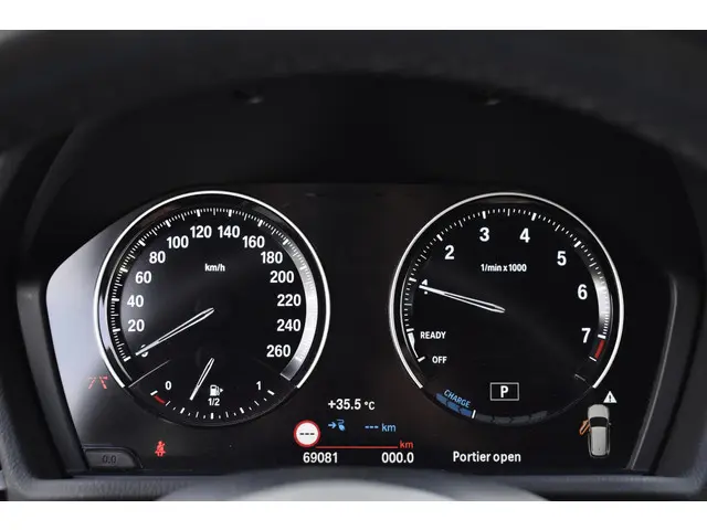 BMW X1 xDrive25e M Sport Pano BTW 2022 Hybride Benzine 15