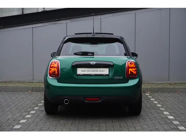 MINI 5-Deurs Cooper C 2019 Benzine 5