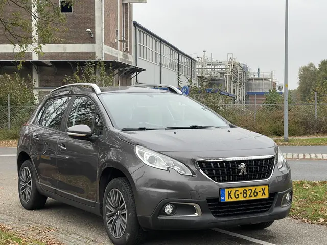Peugeot 2008 1.2 PureTech Blue Lion 2016 Benzine