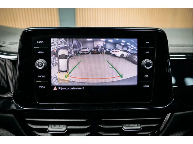 Volkswagen T-Roc 1.5 TSI R-Line Edition 2024 Benzine 31