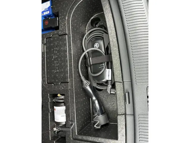 MG EHS 1.5 TGDI Luxury 2023 Hybride Benzine 8