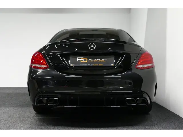 Mercedes-Benz C-Klasse 180 AMG Line 2018 Benzine 19