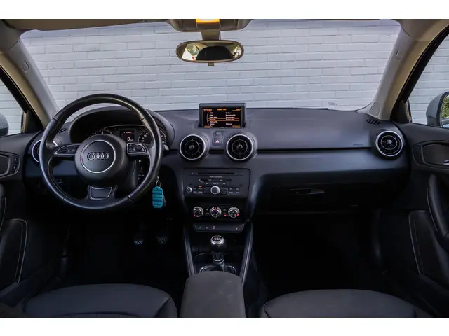 Audi A1 1.2 TFSI Attraction 2012 Benzine 2