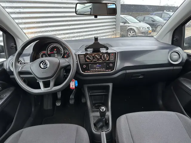 Volkswagen up! 1.0 2021 Benzine 6