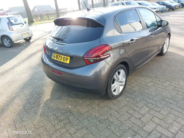 Peugeot 208 2