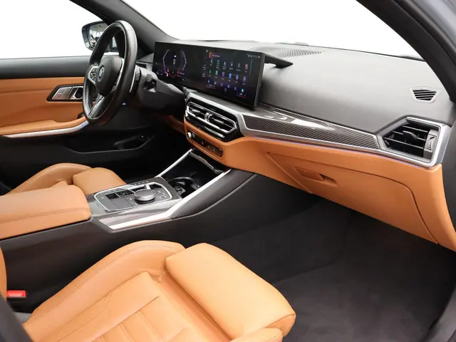 BMW 3 Serie Sedan 330e 2023 Hybride Benzine 21