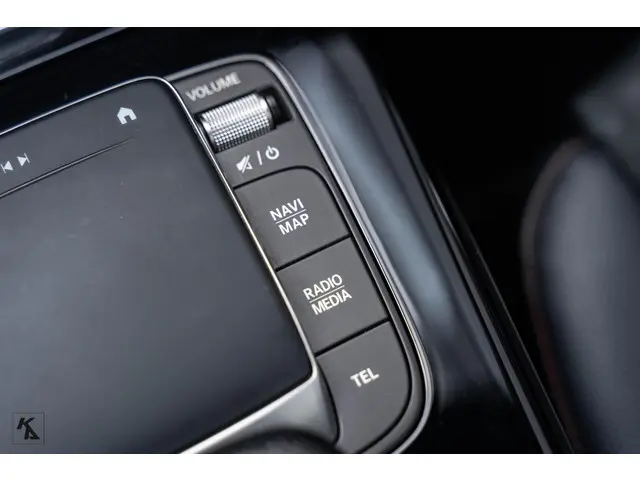 Mercedes-Benz CLA 200 Premium Plus 2020 Benzine 46