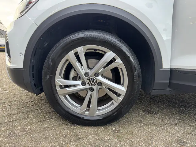Volkswagen T-Roc 1.0 TSI 110pk 75 Edition 2022 Benzine 20