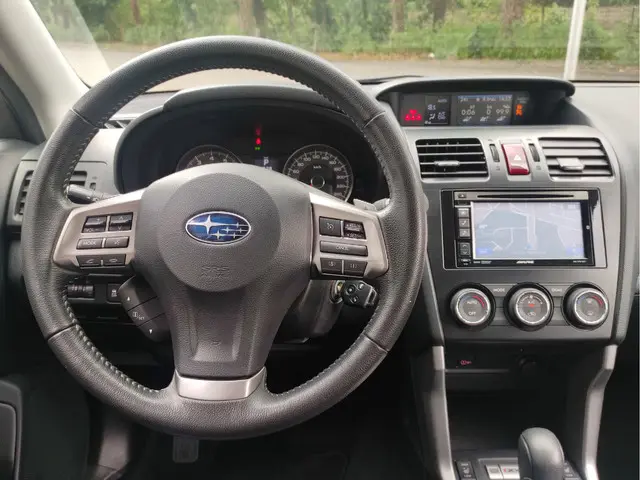 Subaru Forester 2.0 Luxury 2015 Benzine 11