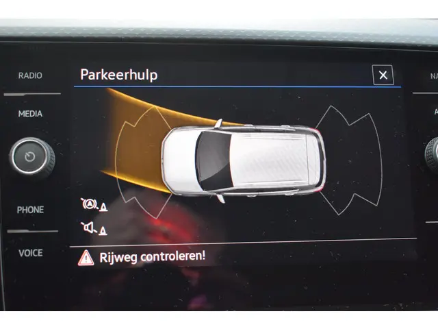 Volkswagen T-Cross 1.0 TSI Life 2021 Benzine 32