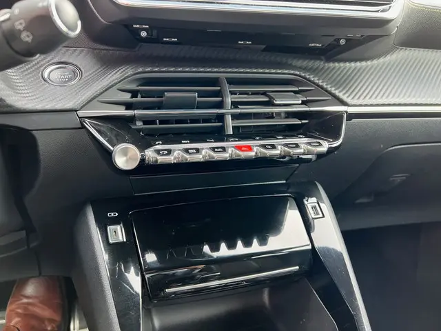 Peugeot e-208 EV GT 50 kWh 2020 Elektrisch 24