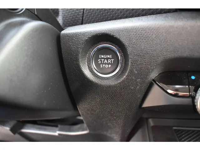 Citroën C4 Puretech EAT8 Business Plus 2021 Benzine 26