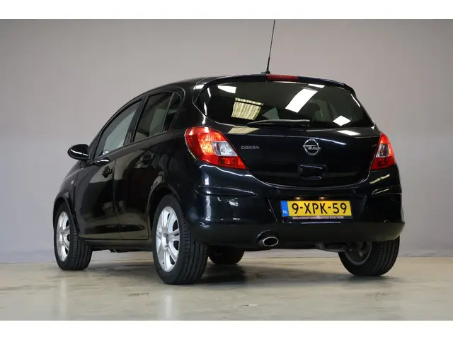 Opel Corsa 1.4-16V BlitZ |Navi|Climate|Cruise| 2014 Benzine 14