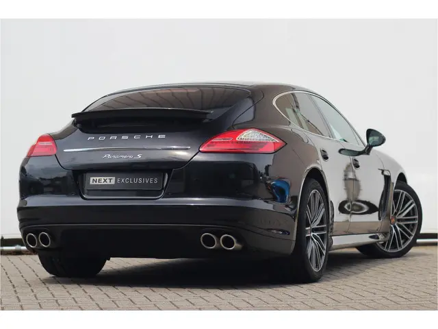 Porsche Panamera 4.8 S 2012 Benzine 12