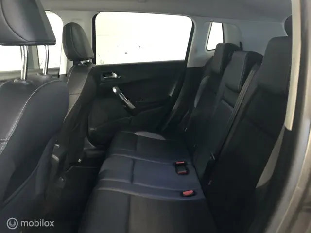Peugeot 2008 1.2 PureTech Allure 2016 Benzine 19