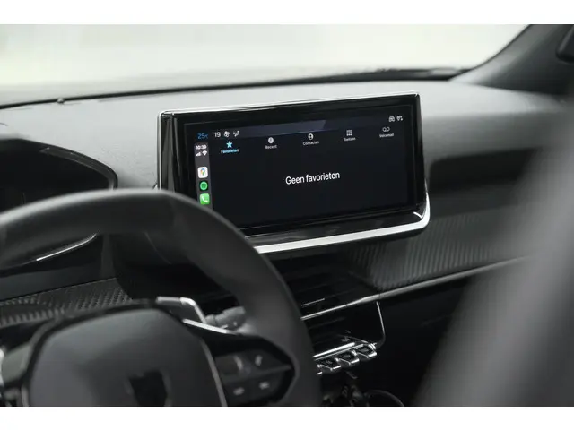 Peugeot 2008 PureTech 130 EAT8 Allure 2024 Benzine 63
