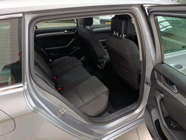 Volkswagen Passat Variant 1.5 TSI Business 2021 Benzine 13