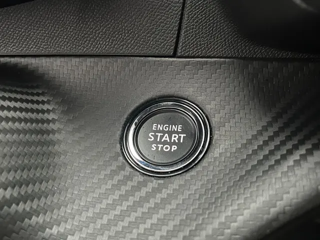 Peugeot e-2008 EV GT 54 kWh Automaat 2024 Elektrisch 17