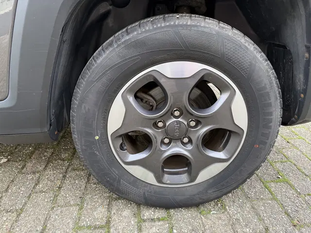 Jeep Renegade 1.4 MultiAir Longitude 2016 Benzine 27