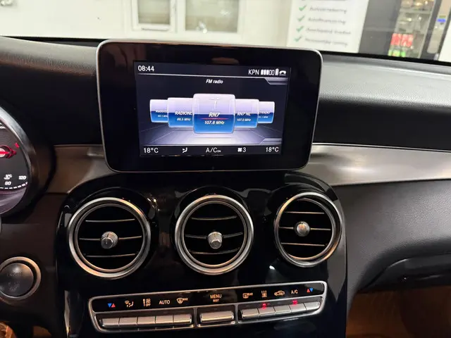 Mercedes-Benz GLC Coupé 300 4MATIC 2018 Benzine 16