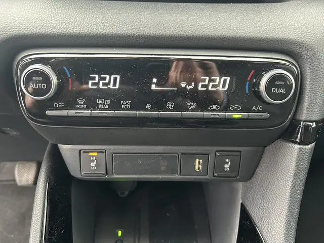Toyota Yaris 1.5 VVT-i Executive 2022 Benzine 15