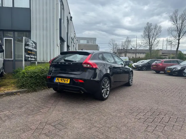 Volvo V40 1.6 T2 Momentum 2014 Benzine 4
