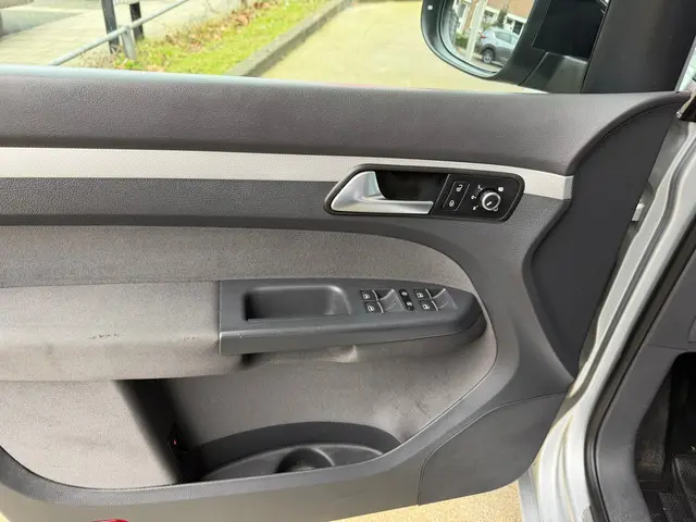 Volkswagen Touran 1.4 TSI Highline 7p. 2012 Benzine 12