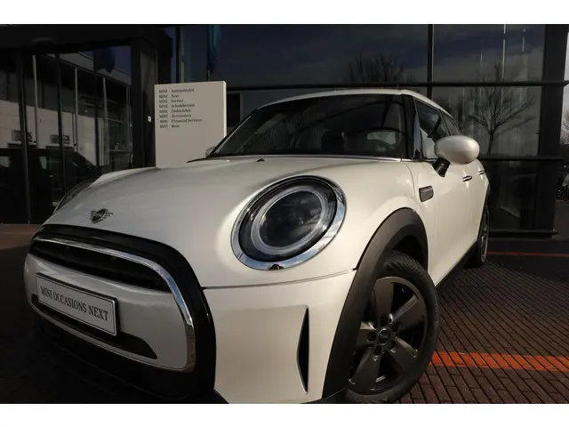 MINI 5-Deurs 1.5 Cooper Classic 2024 Benzine 7