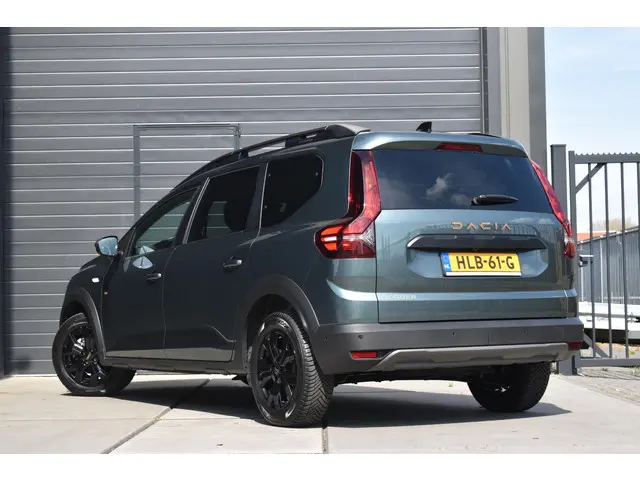 Dacia Jogger TCe 110 Extreme 2024 Benzine 8