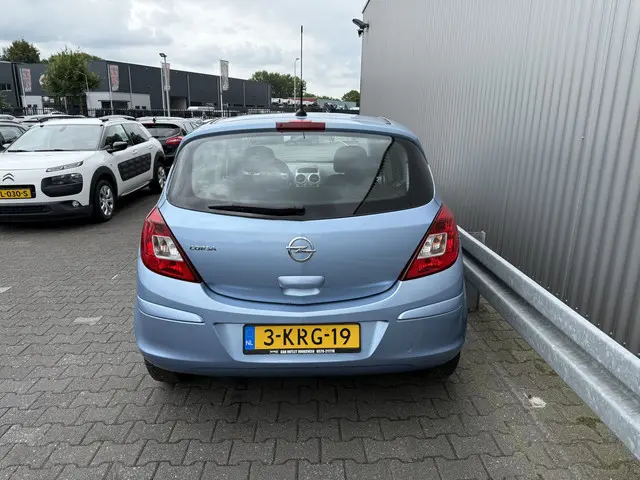 Opel Corsa 1.2-16V Berlin 2013 Benzine 8