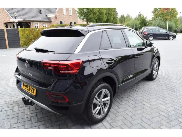 Volkswagen T-Roc 1.0 TSI Life 75 Edition 2022 Benzine 4