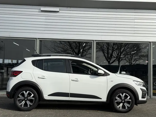 Dacia Sandero 1.0 TCe 90 Essential 2022 LPG/Gas 8