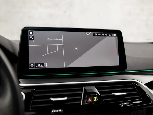 BMW 5 Serie Touring 530i xDrive M Sport 2023 Benzine 31