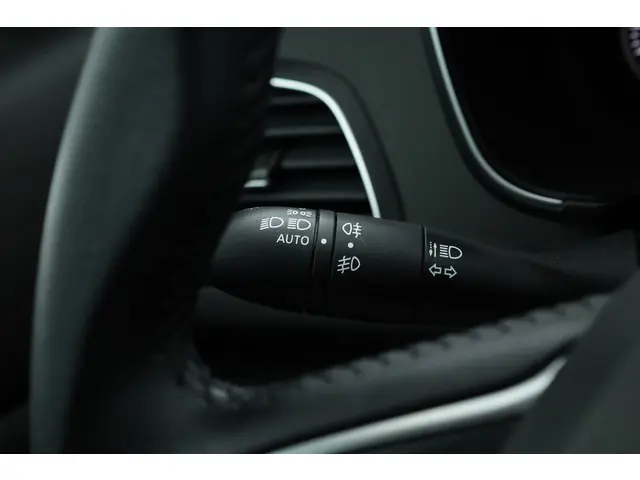 Renault Mégane Estate 1.3 TCe Limited 2020 Benzine 9