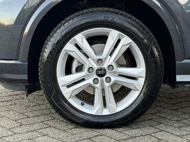 Audi Q2 35 TFSI S Edition 2024 Benzine 14