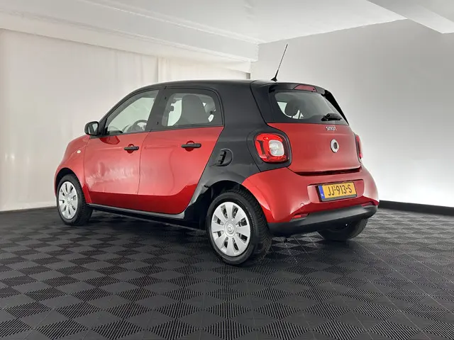 Smart Forfour 1.0 Pure Cool&Audio-Pack 2016 Benzine 4