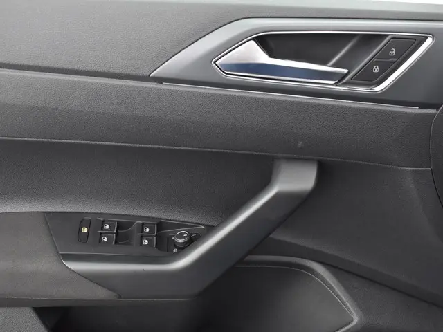 Volkswagen Polo 1.0 TSI 110pk DSG R-Line 2024 Benzine 12