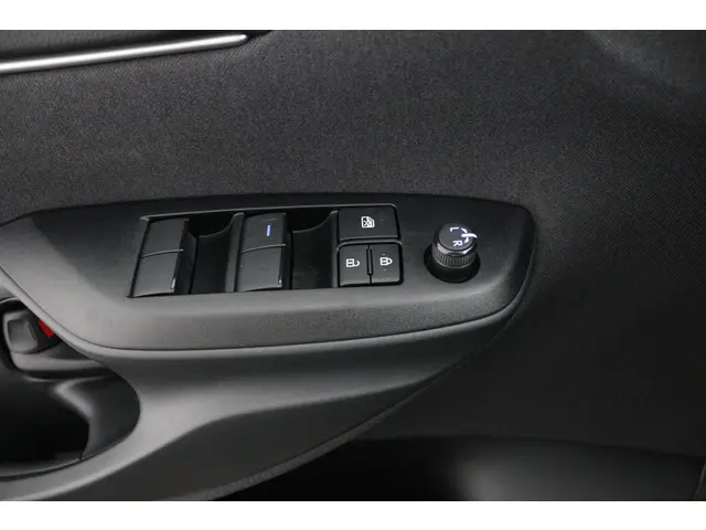 Toyota Yaris 1.5 Hybrid Dynamic 2023 Hybride Benzine 26