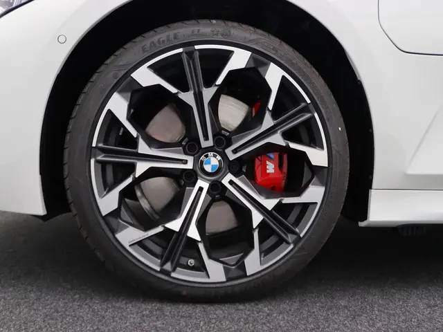 BMW 3 Serie Sedan 330e 2025 Hybride Benzine 7