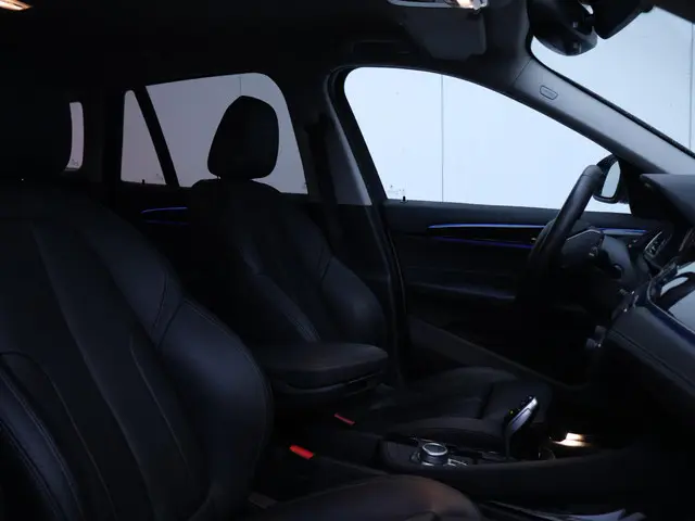 BMW X1 sDrive18i Business Edition Plus 2021 Benzine 16