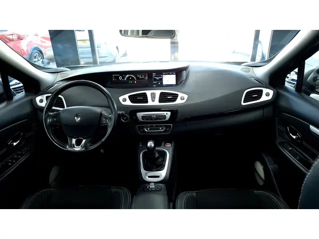Renault Grand Scénic 1.2 TCe Bose 2015 Benzine 6