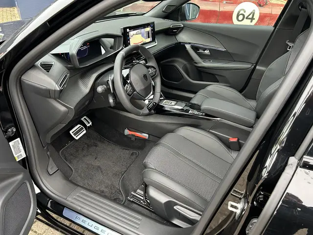 Peugeot 2008 1.2 Hybrid 145 PK GT 2025 Hybride Benzine 10