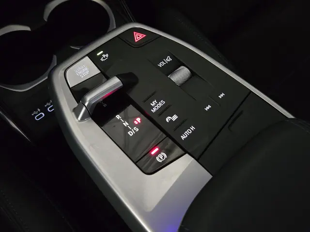 BMW X1 sDrive20i 2023 Hybride Benzine 18