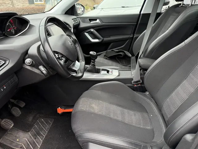 Peugeot 308 SW 1.5 BLUE LEASE PREMIUM 2020 Diesel 11