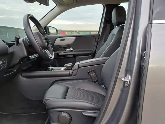Mercedes-Benz GLB 200 Premium Plus 2022 Benzine 18