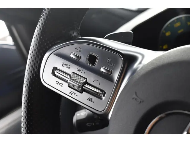 Mercedes-Benz GLA 250 e AMG Line 2022 Hybride Benzine 18