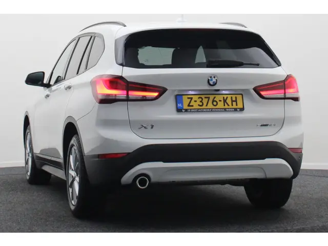 BMW X1 sDrive18i Executive Automaat 2020 Benzine 18